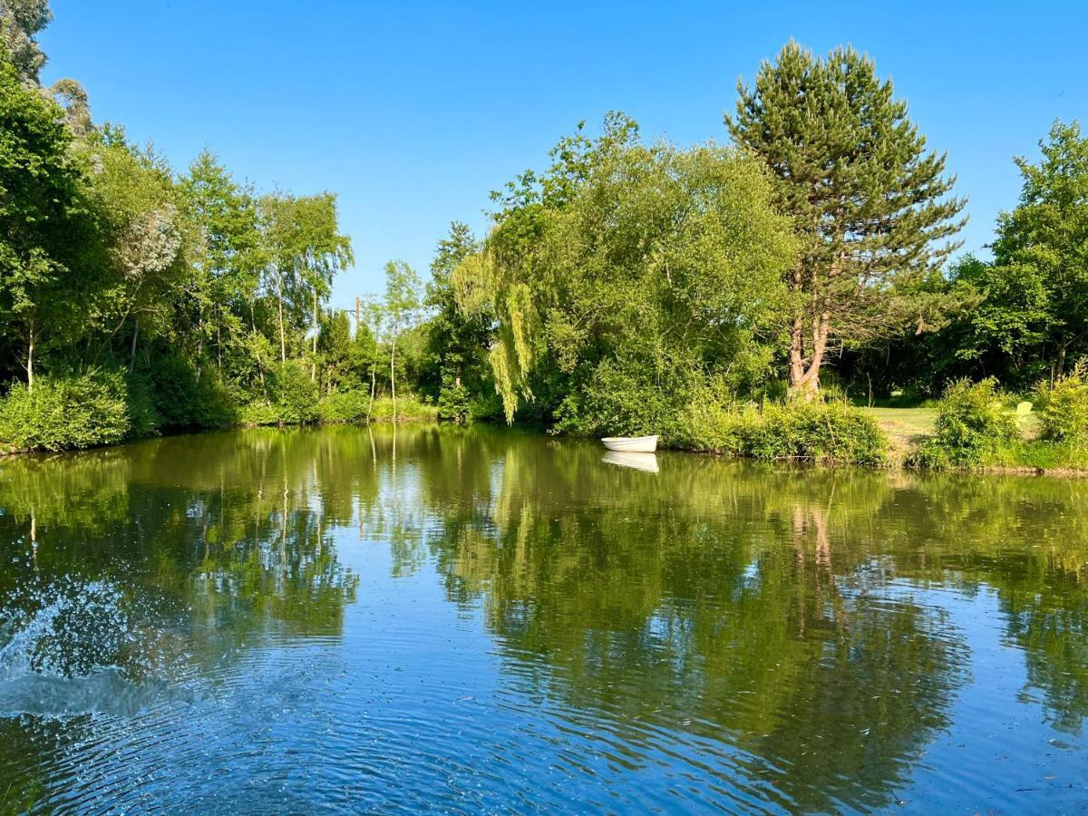 Gite Du Manoir Des Haies Les Champs-Géraux Exteriör bild